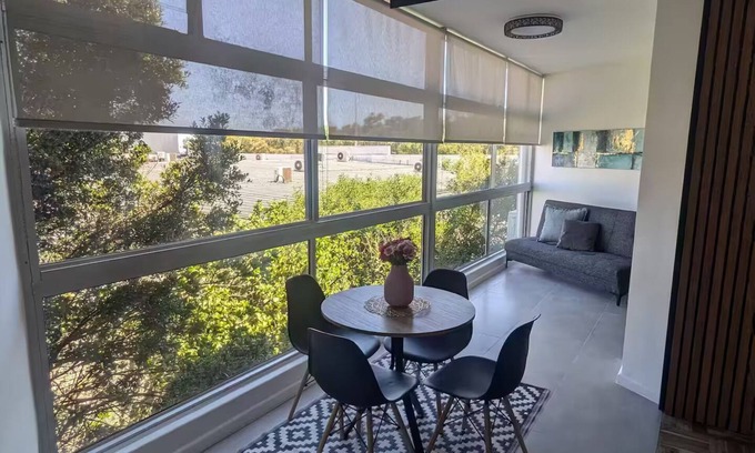 Green Point Condo | Green Point Getaway: for Work, Play & Family Fun in the Trendiest Cape Town Area