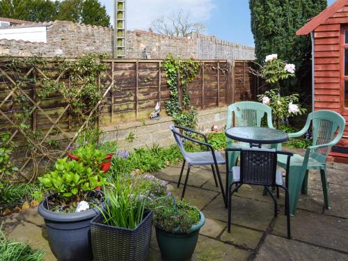Aubourn House | Pet-Friendly Retreat at Green Shutters for Family Fun