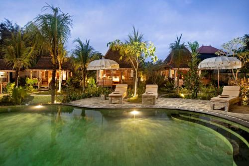 Lodtunduh Resort | Serene Green Space Villa with Oceanfront Pool & Spa