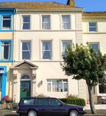 Silloth House | Oceanfront Green View Guest House: Rated 9.1/10 by Guests