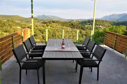 Kavallos House | Guest Rated 10/10 at Green View House - Pet & Child Friendly