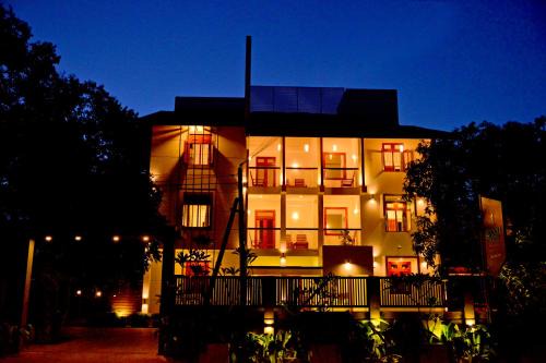Anuradhapura Hotel | Relax at Green View Resort in Anuradhapura with Pool Access