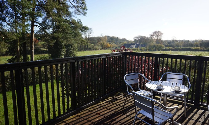 New Forest District Apartment | Top-Rated Greenbanks 1 Damerham: Ideal Couples Getaway