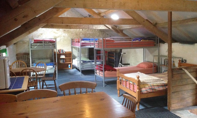 Walwick Bed & Breakfast | Cozy Greencarts Bunkhouse: Ideal for Families & Breakfast Lovers