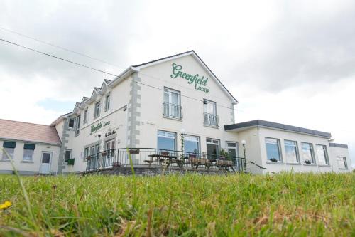 Inishmacatreer Hotel | Pet-Friendly Retreat at Greenfield Lodge Hotel Bar & Bistro
