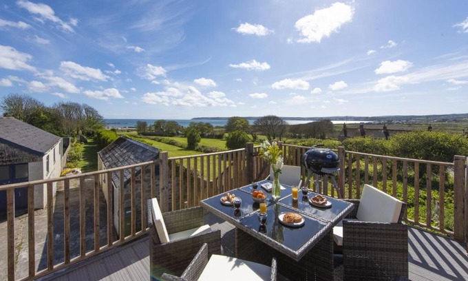 Marazion House | Discover Greenfields Coach House: Family-Friendly Retreat
