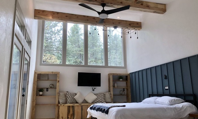 Evergreen West Central House | Greenhaven Mountain Chalet Upper Bear 4bd 4bath 3,500 sq ft & SPA