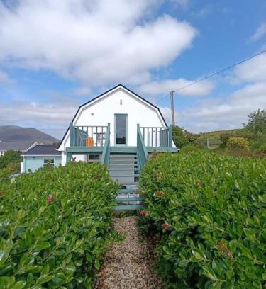 Carrick House | Cozy Greenhills Cottage with Spectacular Slieve League Views