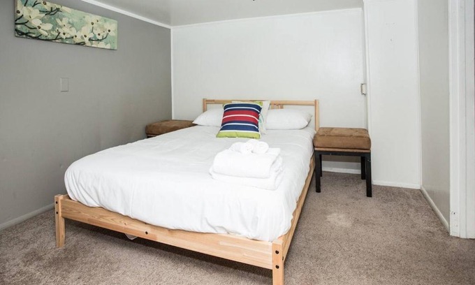 Green Lake House | Budget-Friendly Retreat at Greenlake Little Oasis