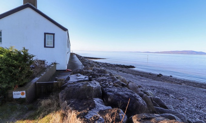 Wigton Apartment | Family-Friendly Greenmantle with Oceanfront Views