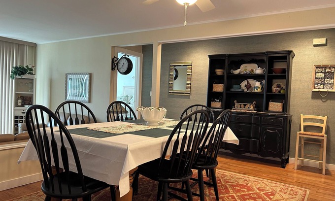 Greenport Condo | Tranquil Greenport Village Retreat by the Bay