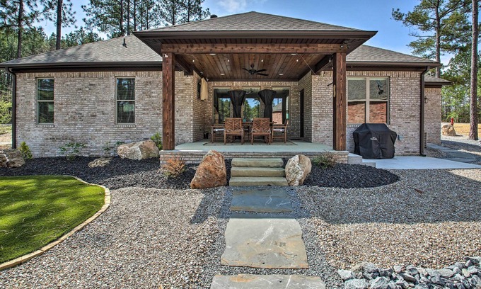 Hot Springs Village House | Greenside Bunker: Fire Pit Retreat on the Golf Course