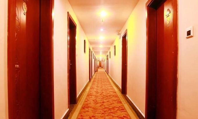 Tian Qiao Hotel | Guest Rated Hotel Near JiNan Bus Terminal with Family Amenities
