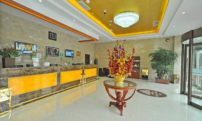 Lanshan District Hotel | Discover GreenTree Inn Linyi Near Convention Center Amenities