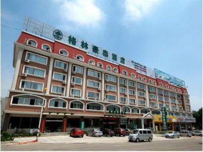 Donggang District Hotel | Convenient Stay at GreenTree Inn Rizhao Bus Terminal