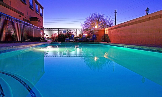 Florence Hotel | Inviting GreenTree Inn & Suites Florence with Pool & Spa