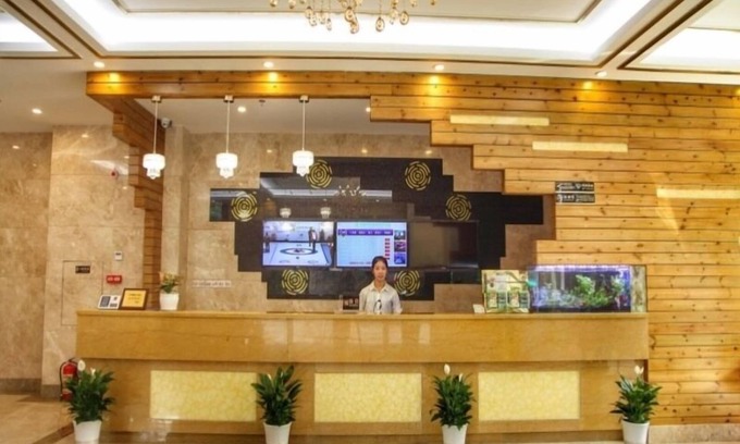 Xiangzhou District Hotel | Cozy GreenTree Inn Zhuhai Near Light Rail & Top Amenities
