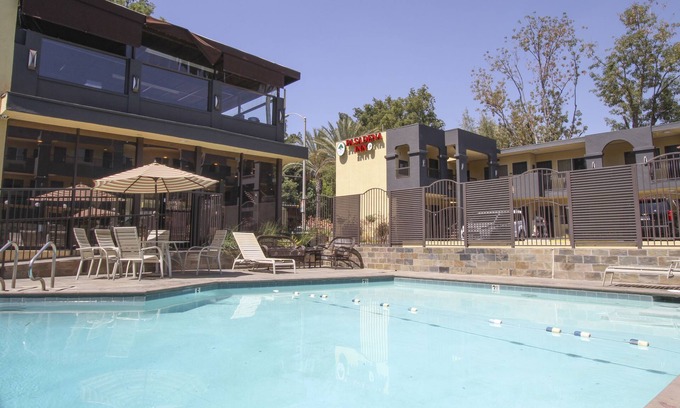 Pasadena Hotel | Comfortable Stays at GreenTree Pasadena Inn with Pool & Spa