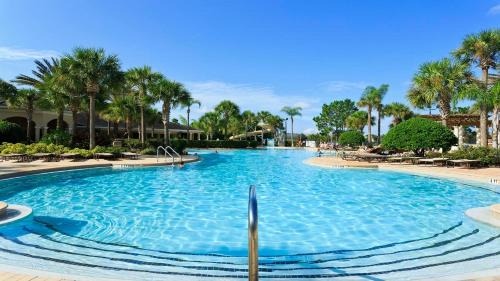 Windsor Hills House | Windsor Hills Green View: Poolside Retreat for Families