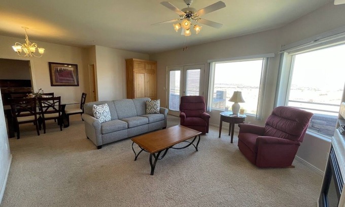 Mesquite Condo | Discover Greenview Getaway: Cozy Condo at Wolf Creek Golf
