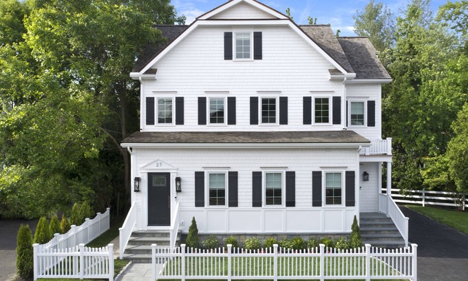 Greenwich House | Discover Greenwich Proper: Relaxing Oceanfront Retreat