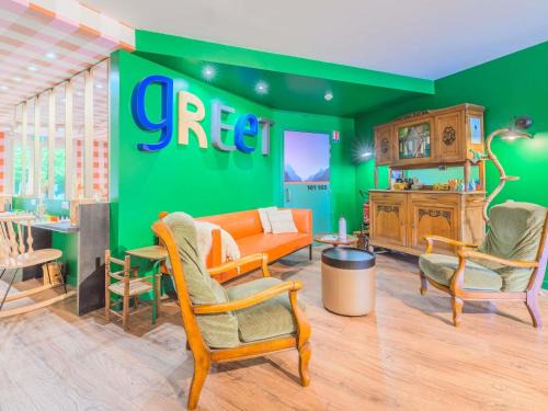Cran-Gevrier Hotel | Cozy Greet Hôtel Annecy Cran-Gevrier: Pet-Friendly Retreat