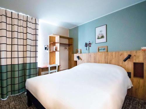 Saix Hotel | Discover Greet Hôtel Castres Saix: Pet-Friendly Retreat