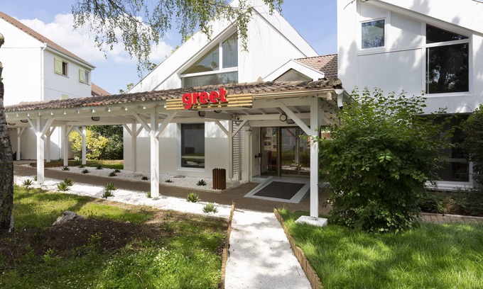 Villeneuve-la-Garenne Hotel | Convenient Stay at greet Hotel Villeneuve La Garenne