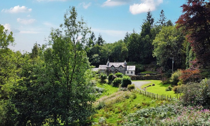 Gwynedd- Snowdonia Cottage | Family-Friendly Retreat at GREFFYN in Betws-Y-Coed