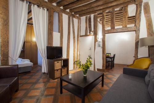 Saint-Germain-des-Pres Apartment | Family-Friendly Gregoire Apartment: 4-Star Comfort Awaits