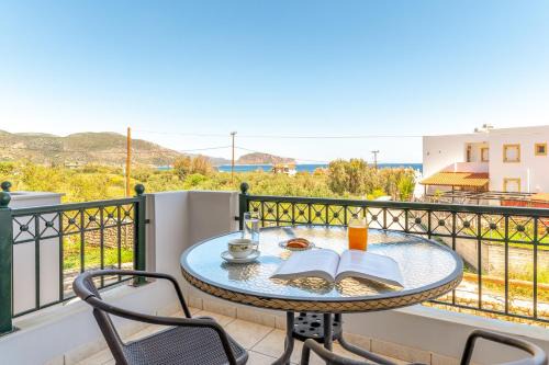 Xifias Apartment | Gregory's House: Pet-Friendly Retreat with Breakfast Included