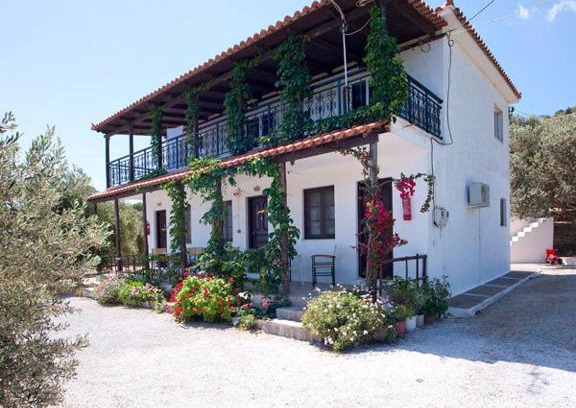 Kokkari Apartment | Budget-Friendly Gregory Studios: Child-Friendly Retreat