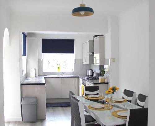 Custom House House | Top-Rated Gresham House - Ideal for Families in London Excel