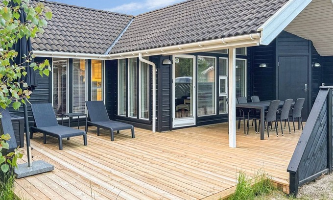 Oster Somarken House | Seaside Retreat "Greta" - Relax by the Oceanfront Spa