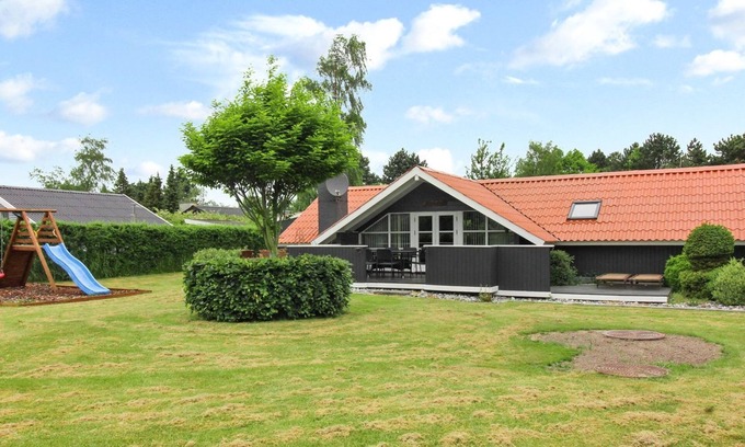 Kramnitse House | Relaxing Oceanfront Getaway at "Gretta" near the Sea