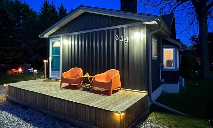 Port Stanley House | Pet-Friendly Grey Cottage with Ocean View in Port