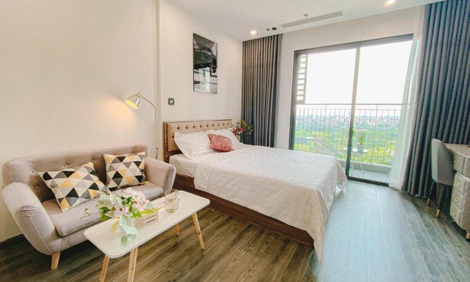 Gia Lam Apartment | Experience Grey Homestay: 4-Star Oasis by the Ocean