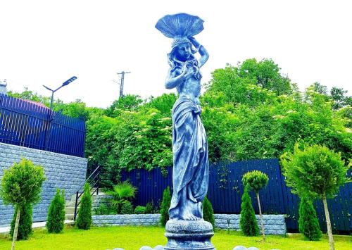 Calimanesti House | Ideal Grey Villas: Family-Friendly with Pool & Hot Tub