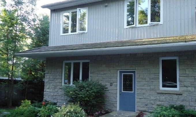 Kemble Apartment | Greystone Annex: Perfect Spot with Ocean Views & Eco-Friendly Stays