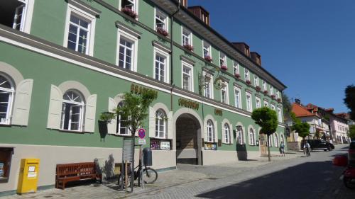 Murnau am Staffelsee Hotel | Discover Griesbräu zu Murnau: Family-Friendly Getaway