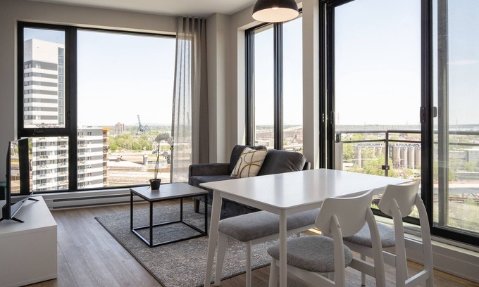 Griffintown Apartment | Griffintown Hotel: Rated 9/10 with Pet-Friendly Comfort