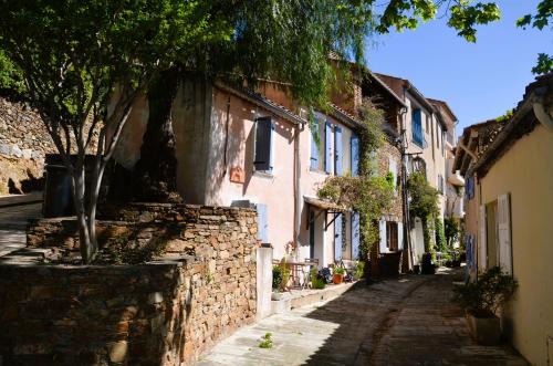 Grimaud Apartment | Pet-Friendly Getaway in the Heart of Grimaud Village
