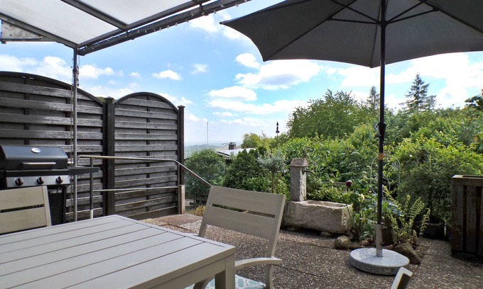 Mengerskirchen House | Grill, Überdachte Terrasse, Sonnenschirm, 2 Einzelbetten, 2xtv, Küche, Ww-knoten