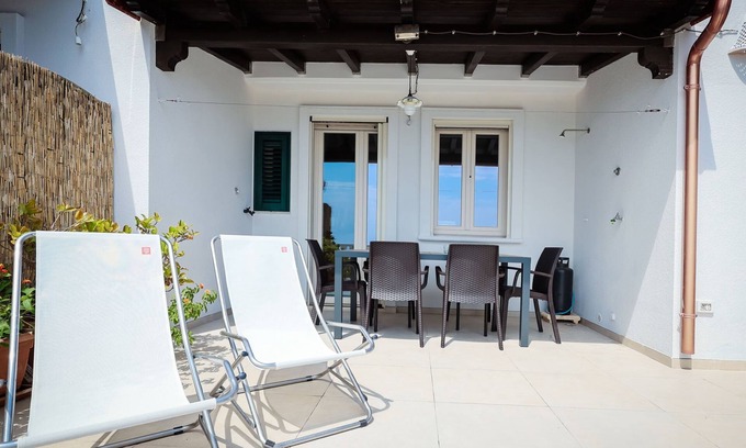 Marina di Andrano Apartment | Oceanfront Villa Anna: Family-Friendly with Spa & Breakfast