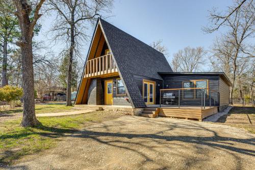 Log Cabin House | Cozy Cedar Creek Reservoir Cabin Near Boat Ramp
