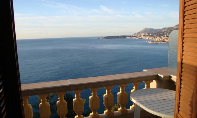 Ventimiglia Apartment | Premier Grimaldi 10: Family-Friendly with Pool & Hot Tub