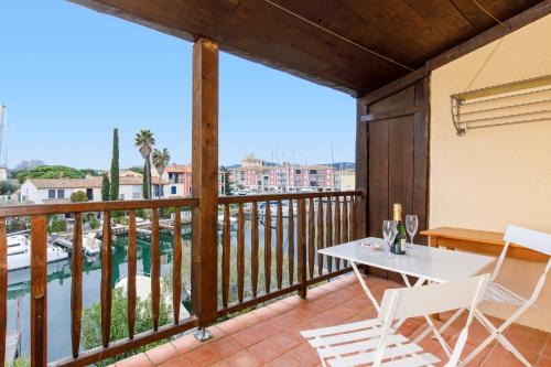 Port Grimaud House | Experience Family-Friendly Comfort at Grimaud 4 Vents Hotel