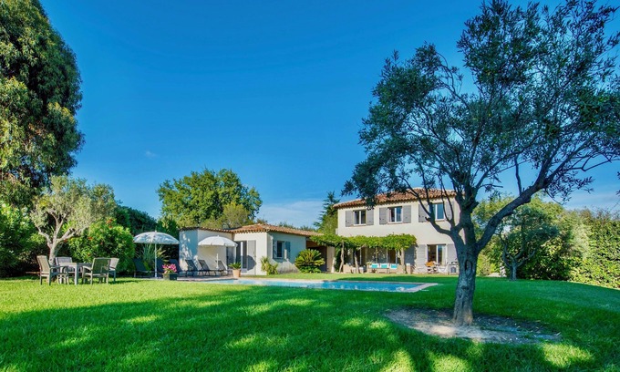 Grimaud House | Beachside Retreat in Grimaud with Heated Pool & Spa
