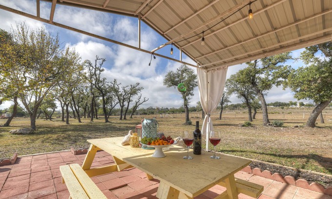 Comfort House | Grit-N-Glitter | Peaceful Setting | Grill-Firepit!
