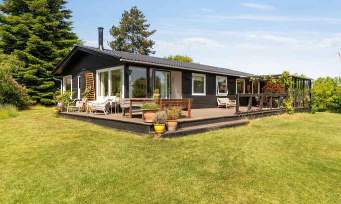 Udsholt House | Gritt: Oceanfront Haven with Spa & Family Amenities